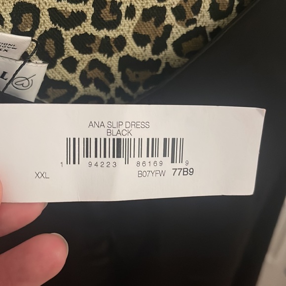 Satiny spaghetti strap slip dress from the drop - Picture 4 of 5